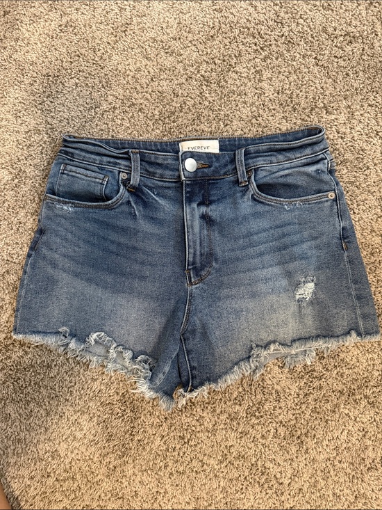 Evereve Pants - Evereve Faded Blue Distressed Denim Shorts, size 28